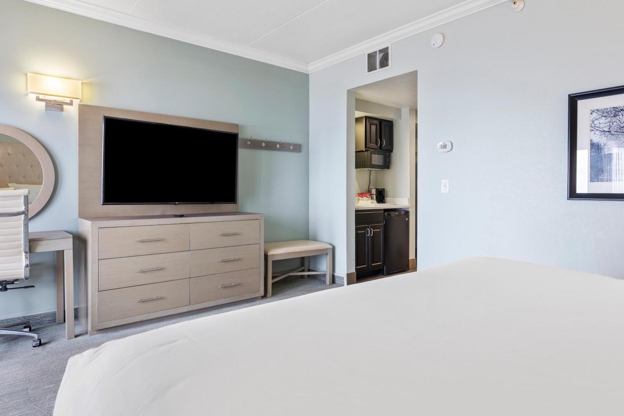 Bayview King Suite,1547774605:JPEG