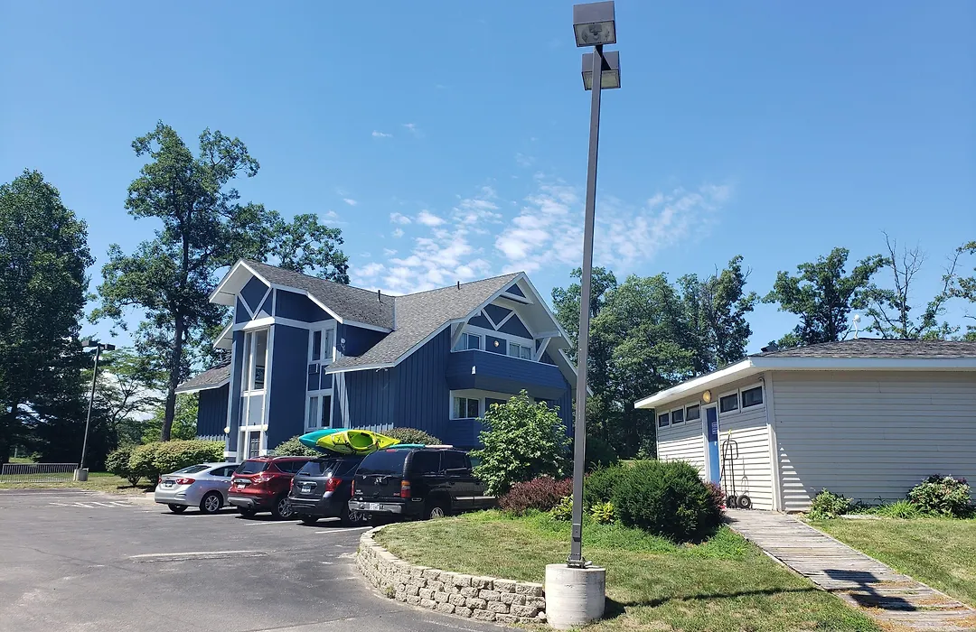 Travelodge By Wyndham Traverse City Mi-1