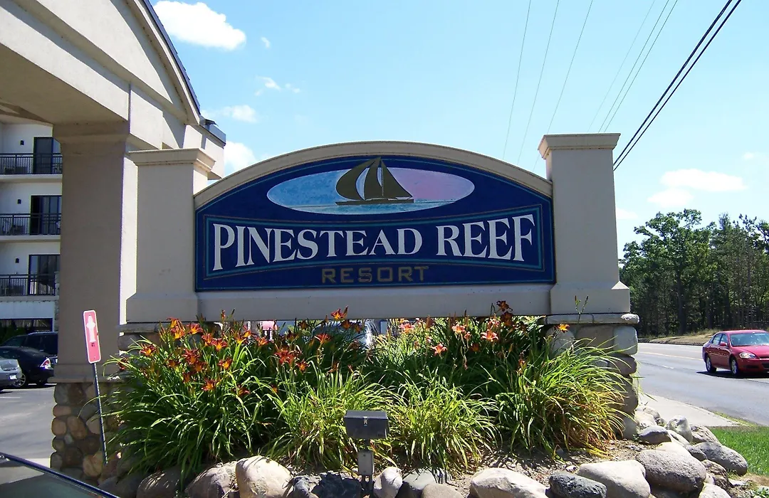 Pinestead Reef Resort-1